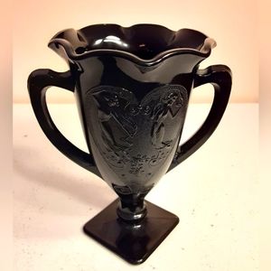 Black amethyst handles vase